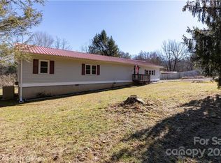 8 Ross Farm Rd, Waynesville, NC 28786