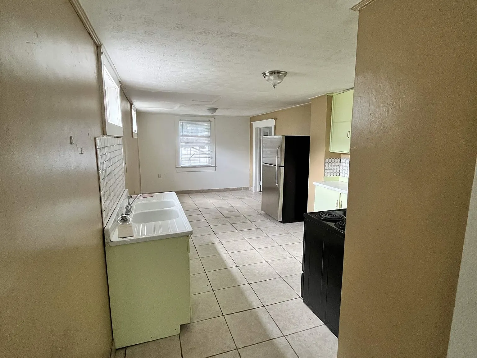 1 bed, 1000 sqft, $725 — Photo 3