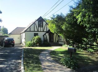 28 Elm St, Valhalla, NY 10595