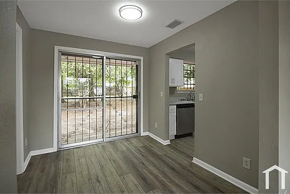 3824 Springrove St — Photo 10