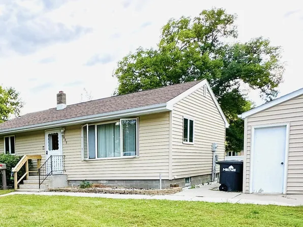 605 S Iowa St, Mitchell, SD 57301