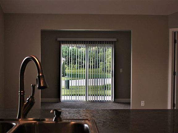 4th image of 10558 River Oak Dr