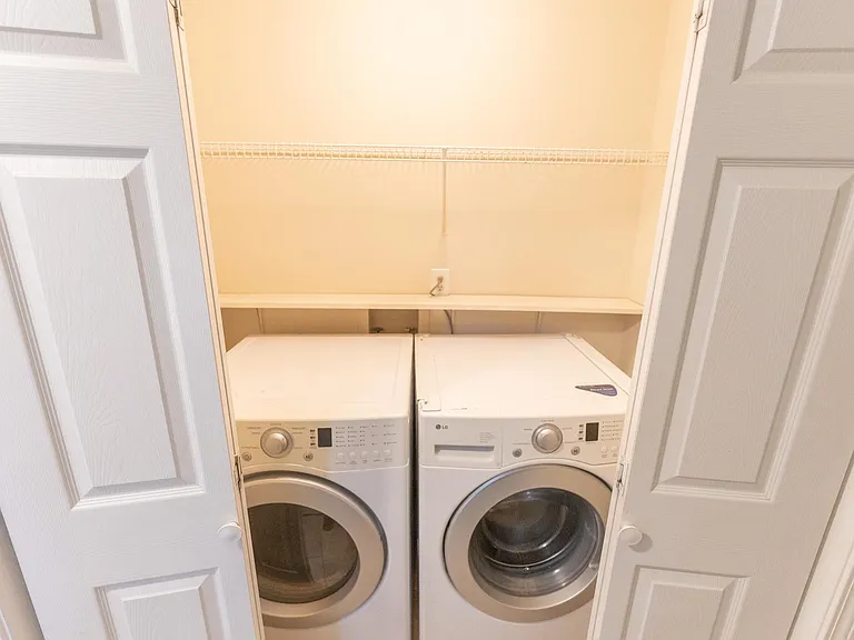 4589 Brook Farms Dr — Photo 33