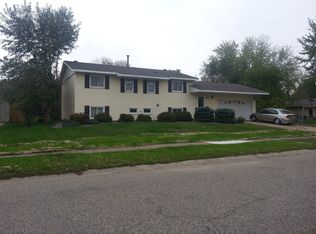 893 Cooper Ln, Apple Valley, MN 55124