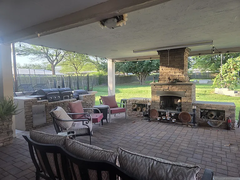 61 E Valencia Dr — Photo 14