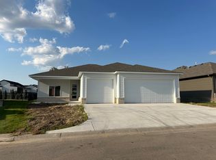 4438 N Sunny Cir, Wichita, KS 67205