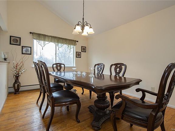 5th image of 10 S Highview Ave
