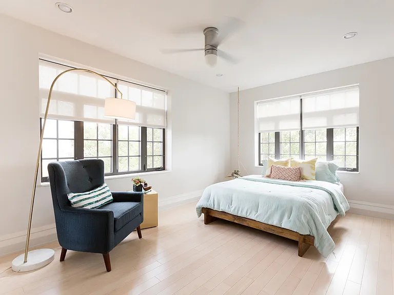 1315 N Broadway Pl — Photo 1