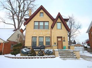 1376 Bedford Rd, Grosse Pointe Park, MI 48230