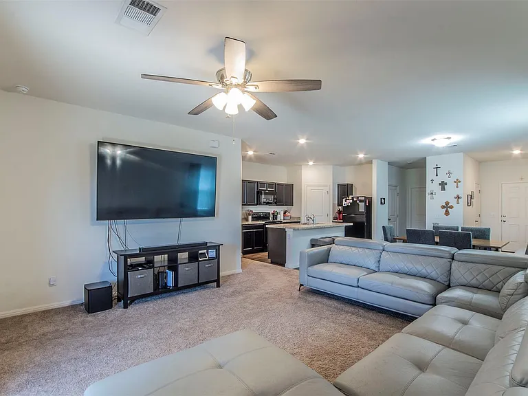 298 Shiro Dr — Photo 4