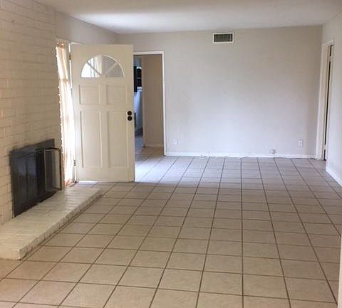 5th image of 22708 Leadwell St