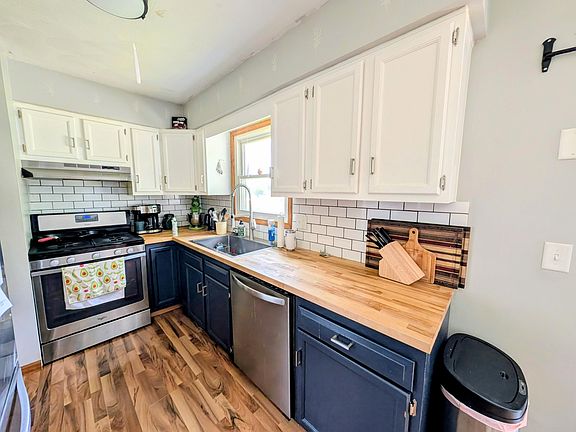 3rd image of 460 3rd St