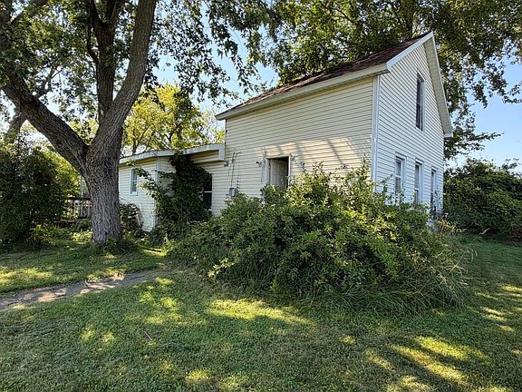 3rd image of 18268 Three Oaks Rd