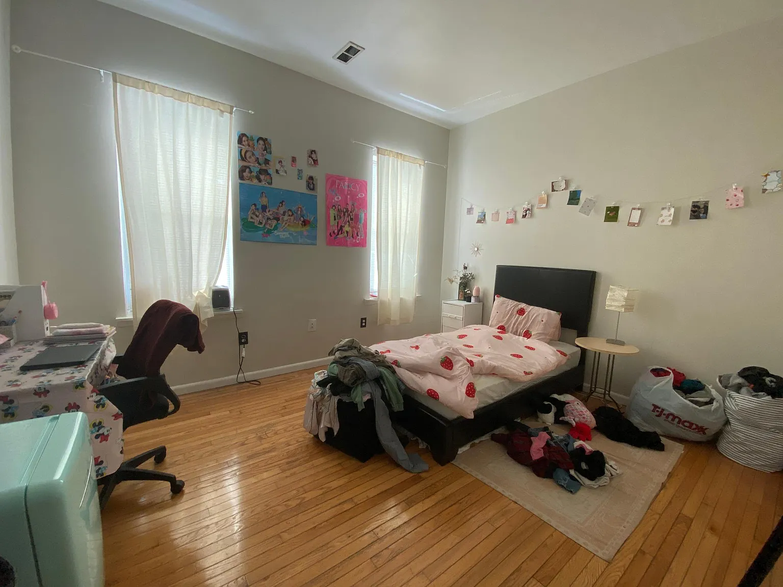 3 bed, 750 sqft, $475 — Photo 2