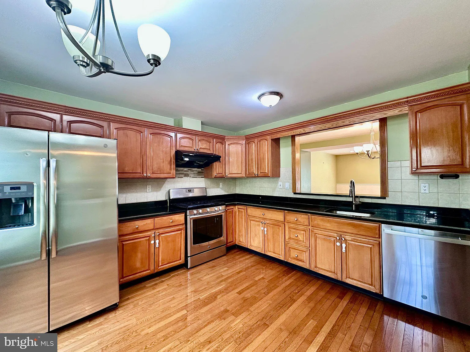 3 bed, 2.5 bath, 1936 sqft, $3,150 — Photo 4
