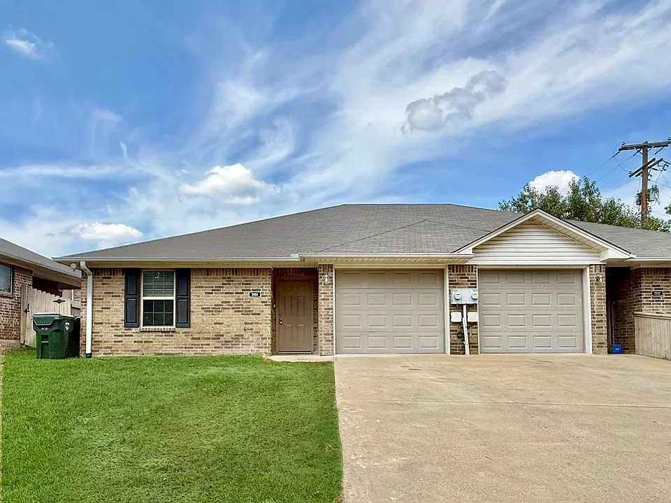 3988 Duchess Dr