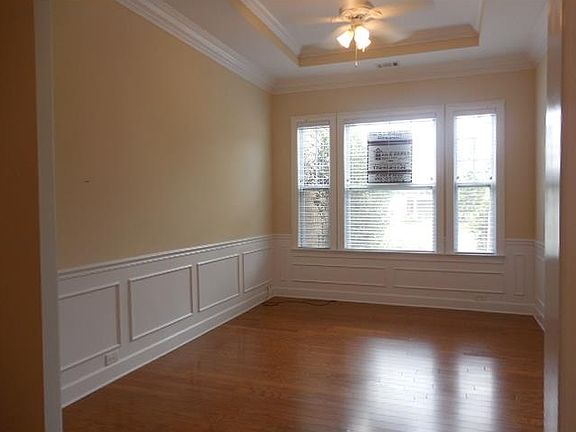 4th image of 443 Larkspur Dr