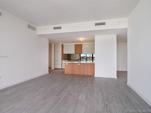 5th image of 2831 S Bayshore Dr Unit 1406