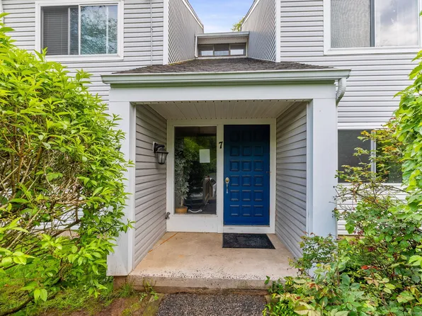 7 Brookwood Drive APT B, Rocky Hill, CT 06067