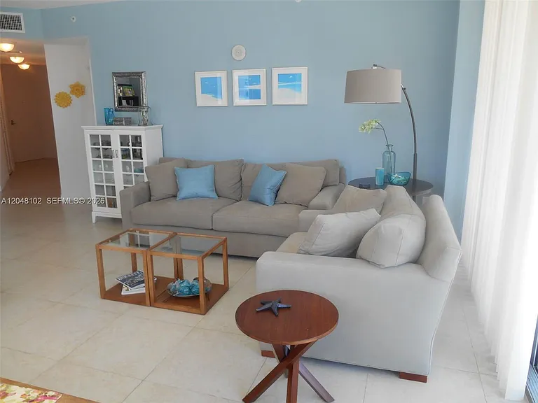 1111 SW 1st Ave #1419-N — Photo 7
