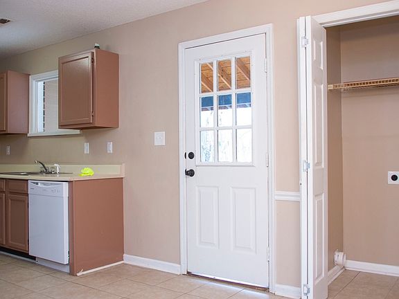 5th image of 11538 Jade Ln SE