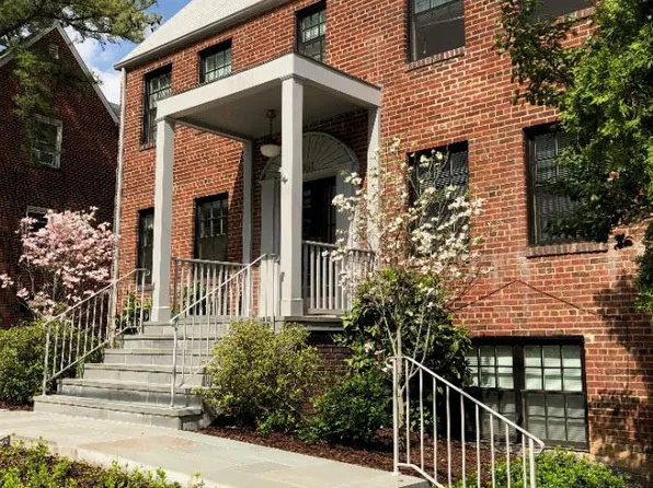 1501 N Rhodes St. Apartments