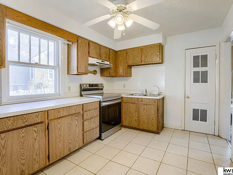 4542 Franklin St — Photo 18