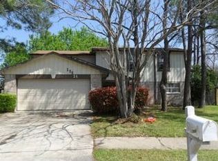 13814 New Village Ln, Sugar Land, TX 77498