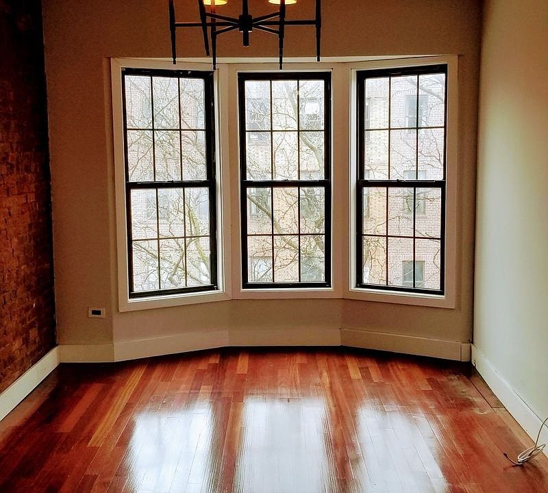 1st image of 360 Franklin Ave APT 3