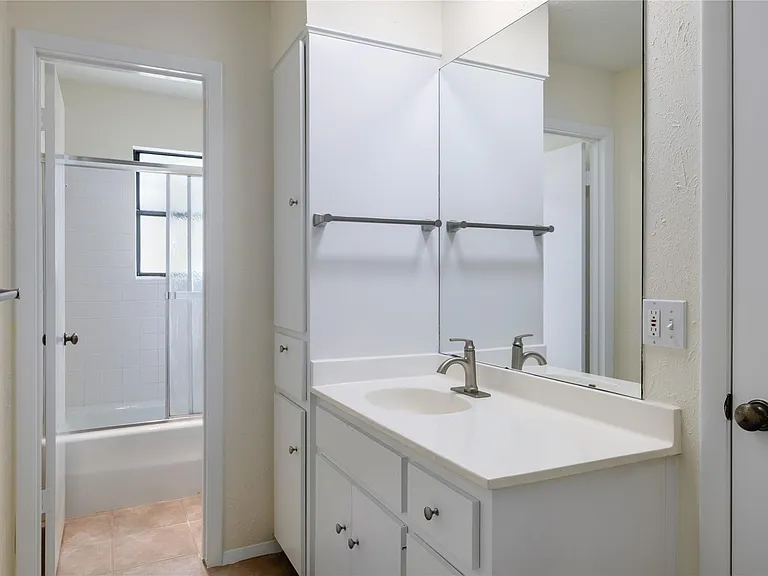 611 Lido St — Photo 24