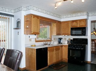 85 Battle Green Dr, Rochester, NY 14624