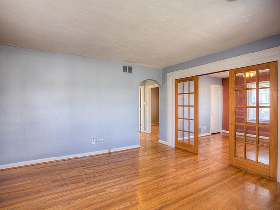 5th image of 8618 Henrietta Ave