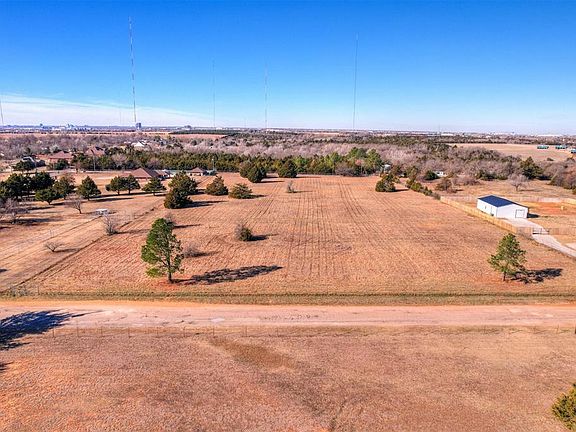 3rd image of N Hassett Rd