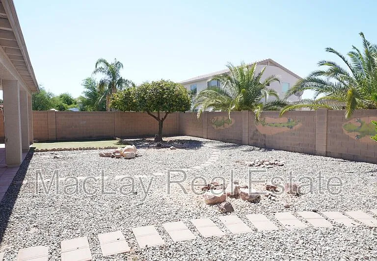 203 W Cedar Dr — Photo 17