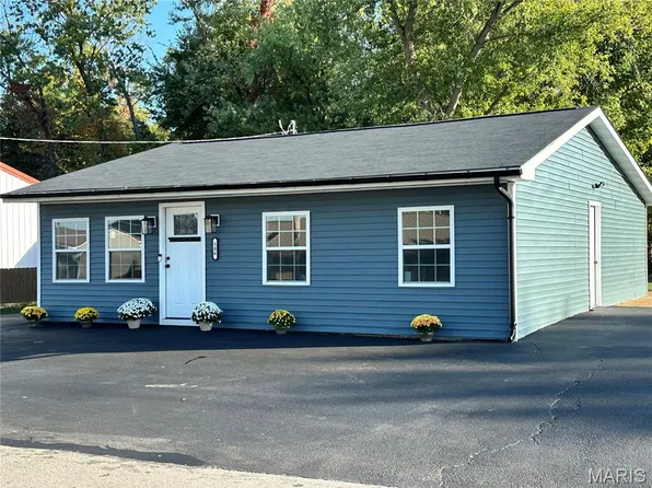 506 Pevely Manor Dr, Pevely, MO 63070