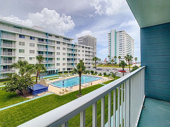 3rd image of 2727 N Atlantic Ave #3070