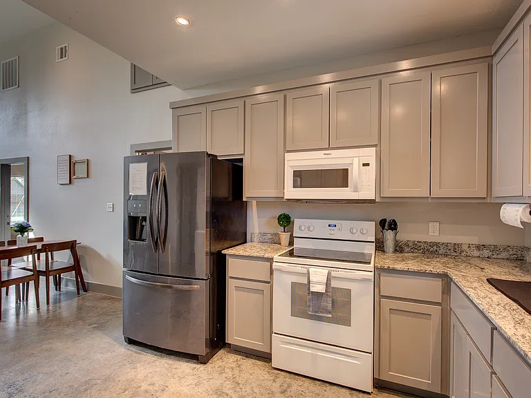 604 Maple St #2 — Photo 28
