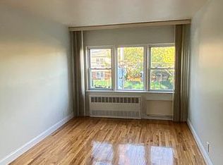 21-30 Clintonville St #2, Whitestone, NY 11357