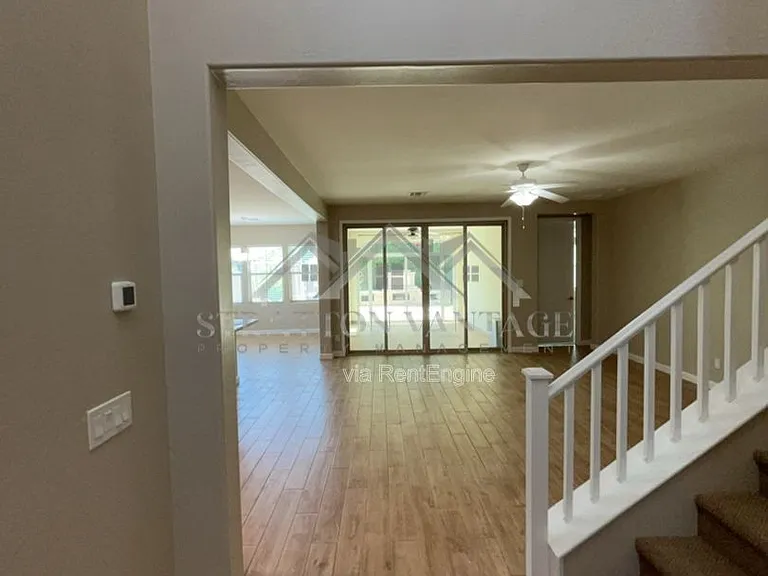 945 W Yellowstone Way — Photo 24