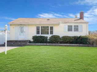 10 Waltess Rd, Ronkonkoma, NY 11779