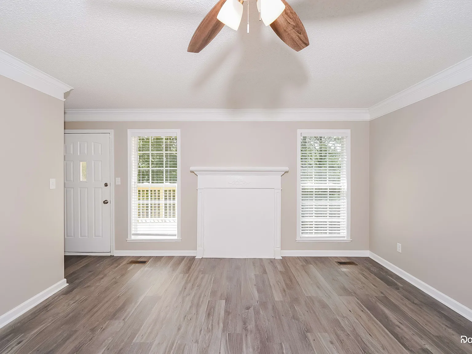 3 bed, 2.0 bath, 1612 sqft, $1,660 — Photo 4