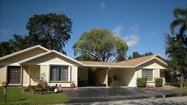 1st image of 3649 W Bell Dr
