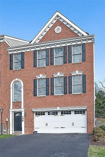106 Village Ct