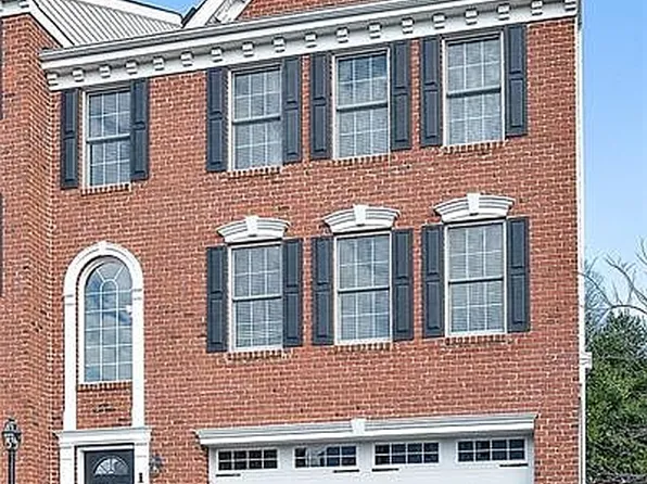106 Village Ct, Sewickley, PA 15143