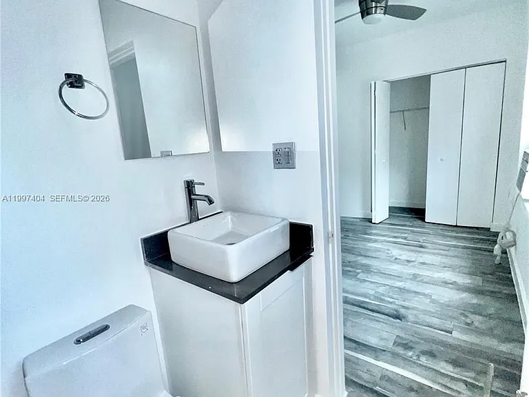 1036 SW 5th St #12 — Photo 17