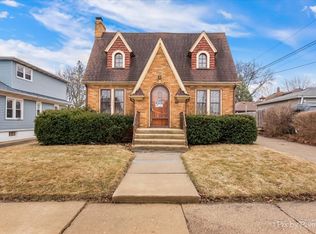 455 Oak St, Elgin, IL 60123