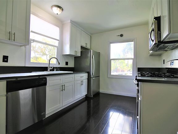 5th image of 287 Ventura St