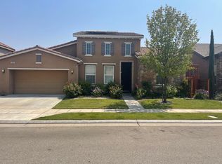 10554 N Sierra Vista Ave, Fresno, CA
