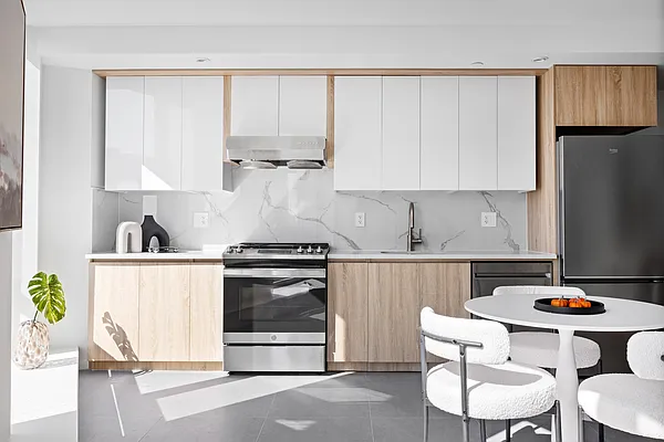 Rented by Polaris Property Group | media 12