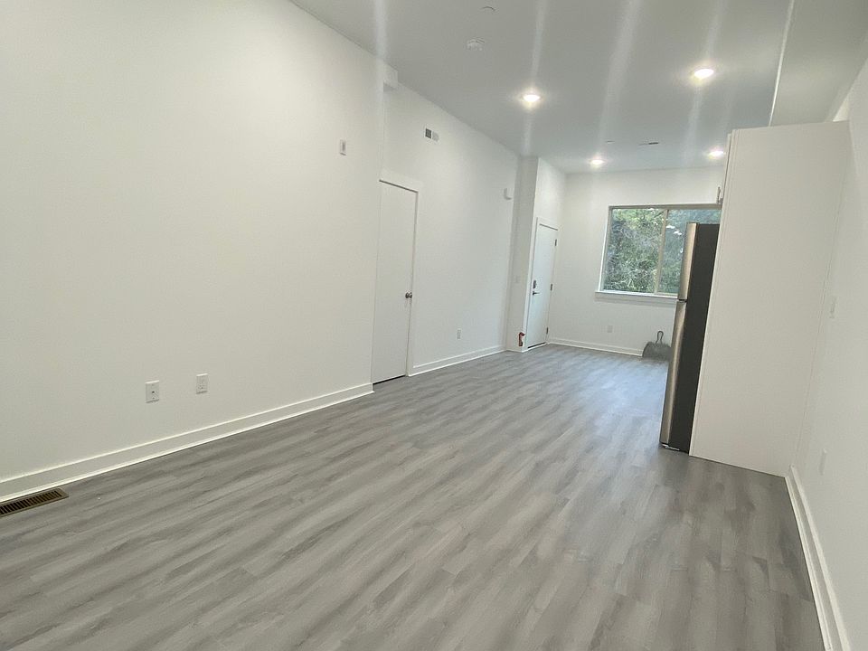 1st image of 624 N 38th St #1